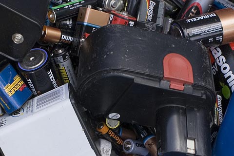 哪里回收锂电池_废旧电瓶多少钱回收_厂家回收锂电池